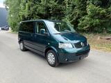 Volkswagen T5 Multivan California - Volkswagen T5 Multivan mit Diesel-Antrieb: Grün