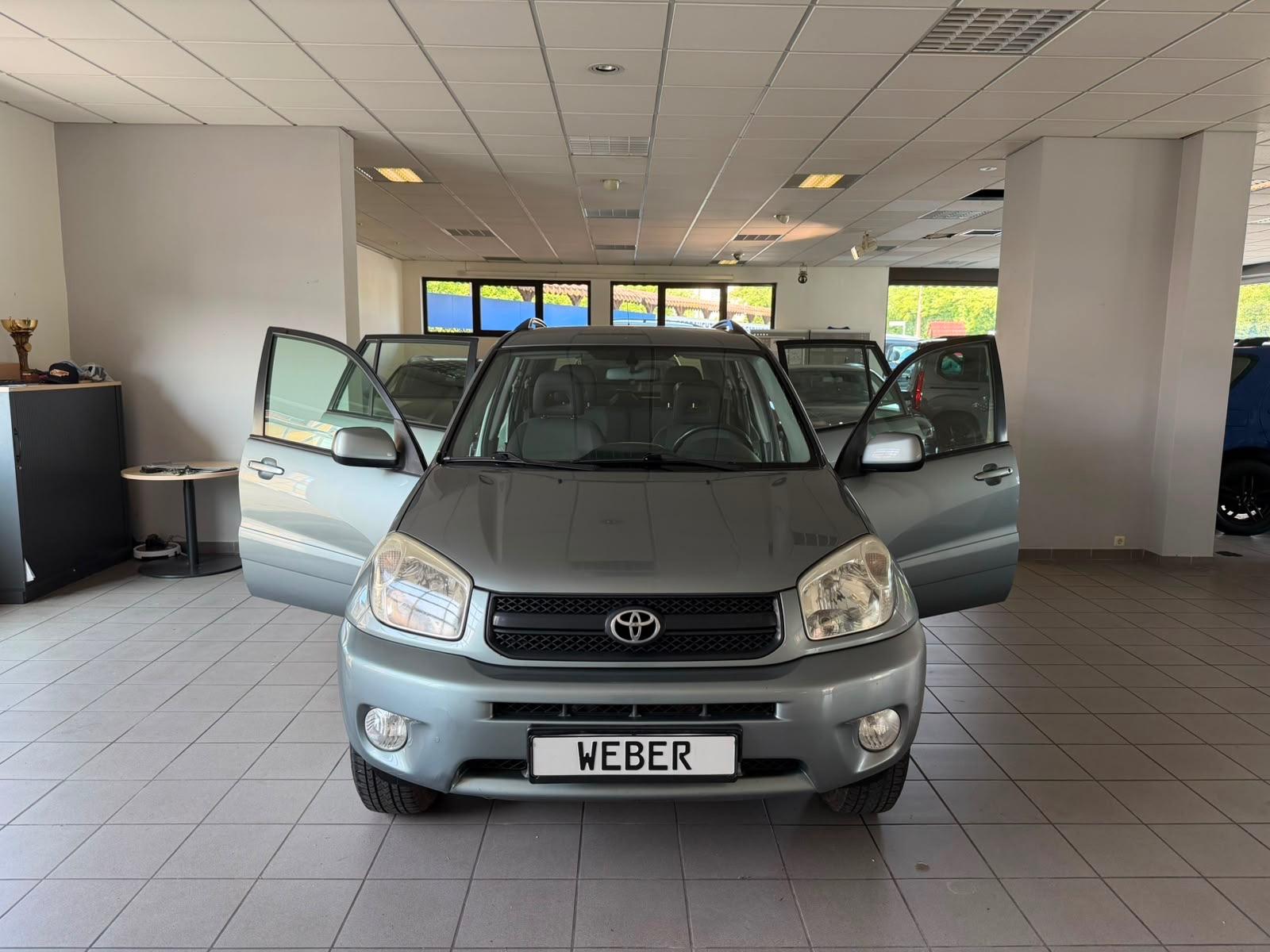Toyota RAV4 2.0 VVT-i 150 ch 4x4 Sol • Attelage • Radar de recul