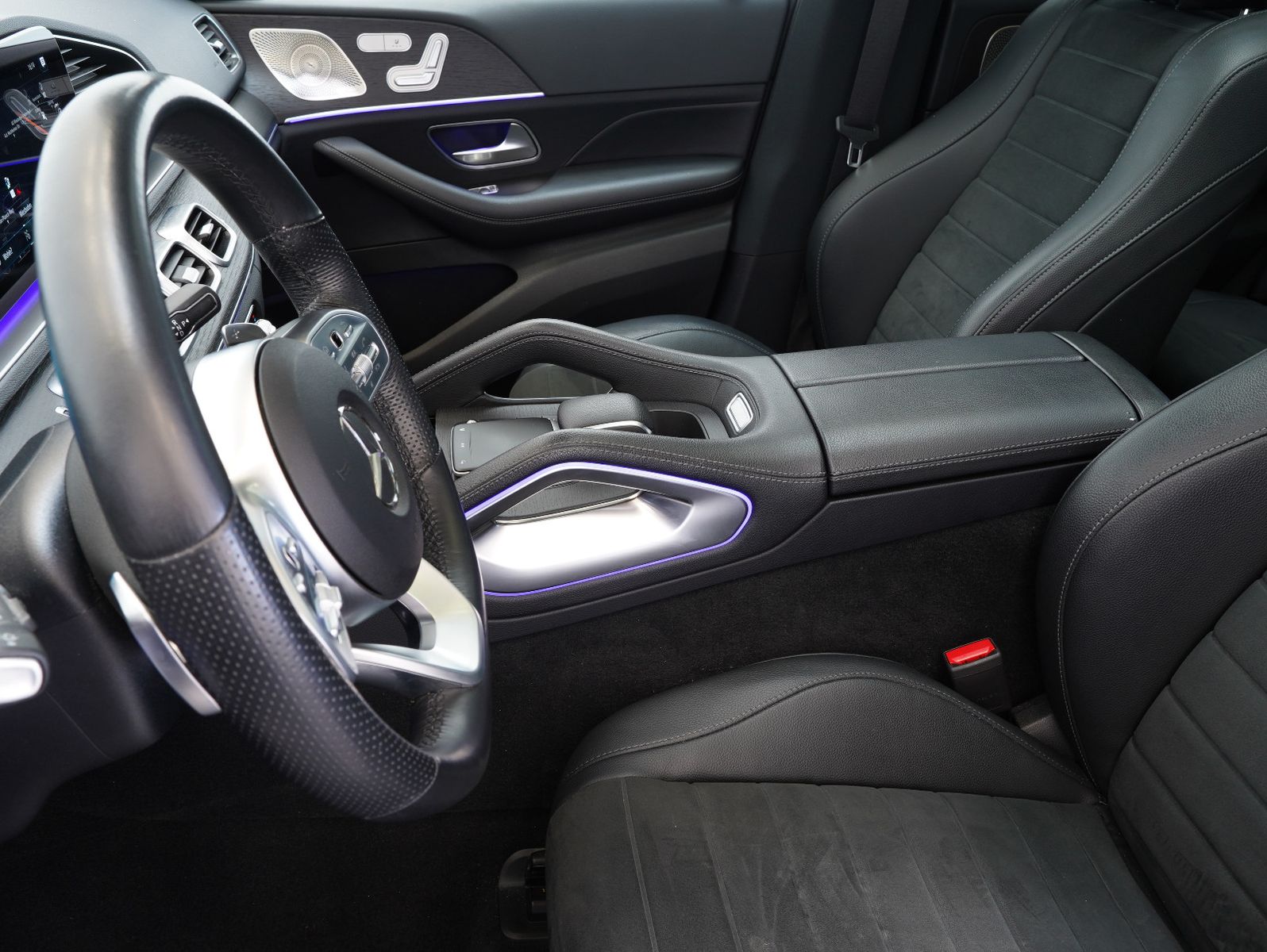 Fahrzeugabbildung Mercedes-Benz GLE 350 de 4Matic AMG-LINE NIGHT/PANO/360°/SOH