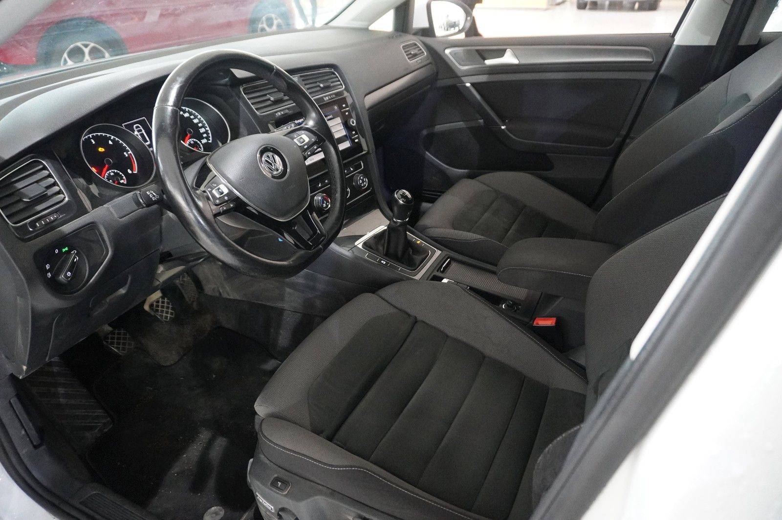 Fahrzeugabbildung Volkswagen Golf VII Variant 1.6 TDI NAVI/LED/SH/ACC/PDC/AHK