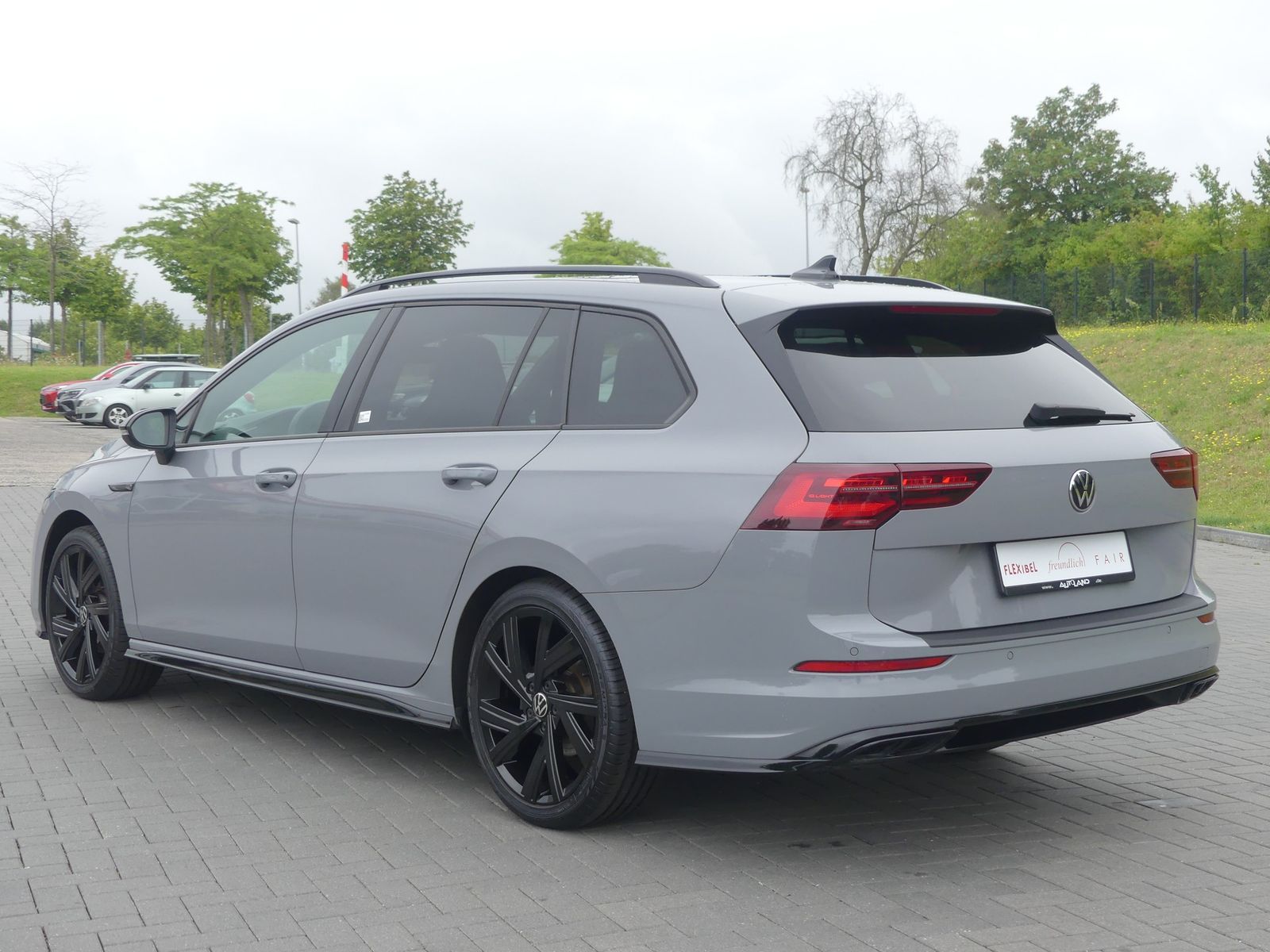 Volkswagen Golf VIII Variant 1.5 TSI R-Line LED PDC Navi imagem 3
