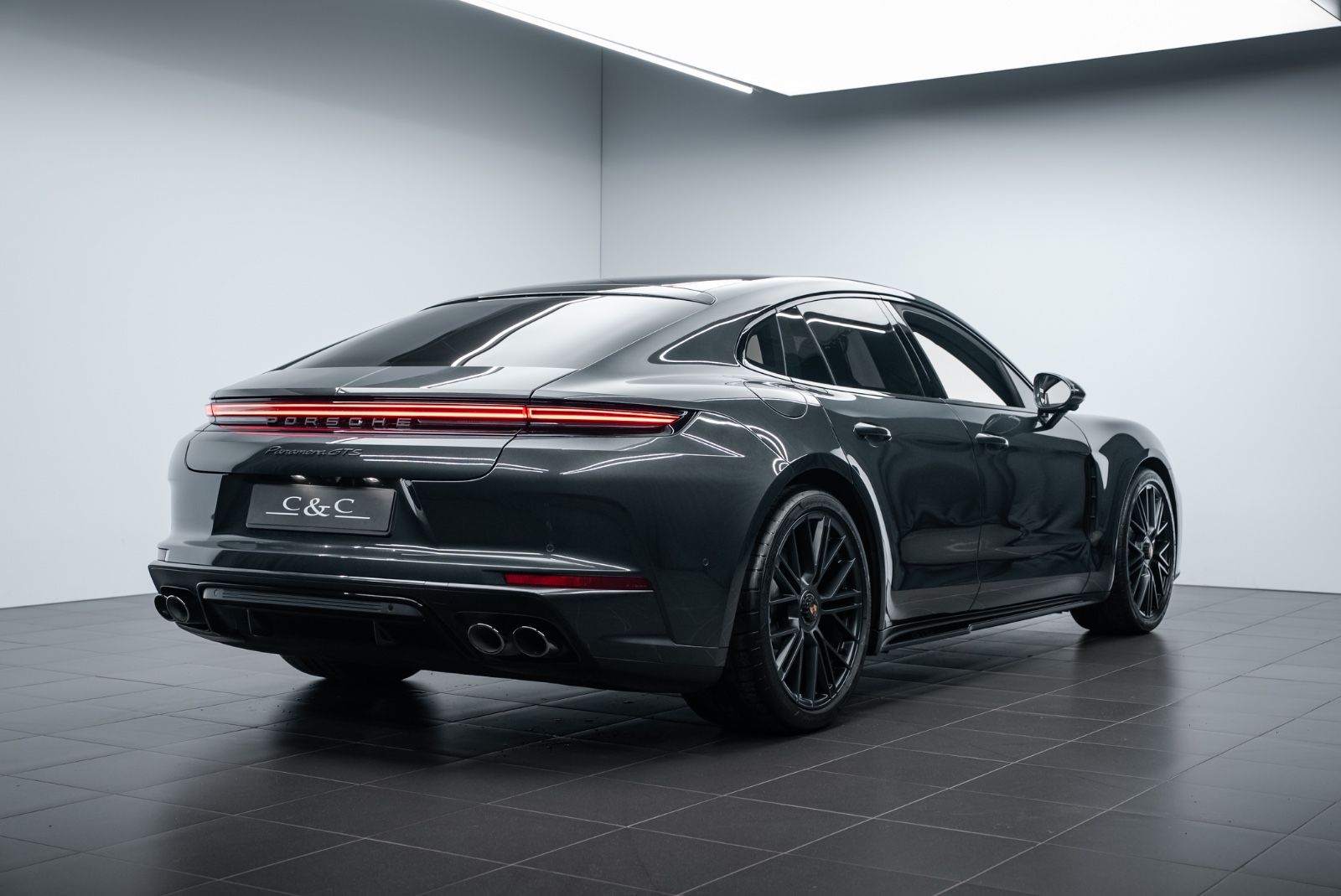Fahrzeugabbildung Porsche Panamera GTS TOP/NEU/DT. FZG/BURMESTER/PANO
