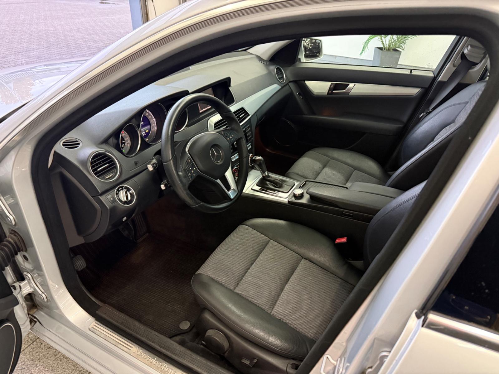 Mercedes-Benz C 180 CGI*LM*AUT*AVNTG*BI-XN*TMP*NAV*PTS*AHK*SHZ