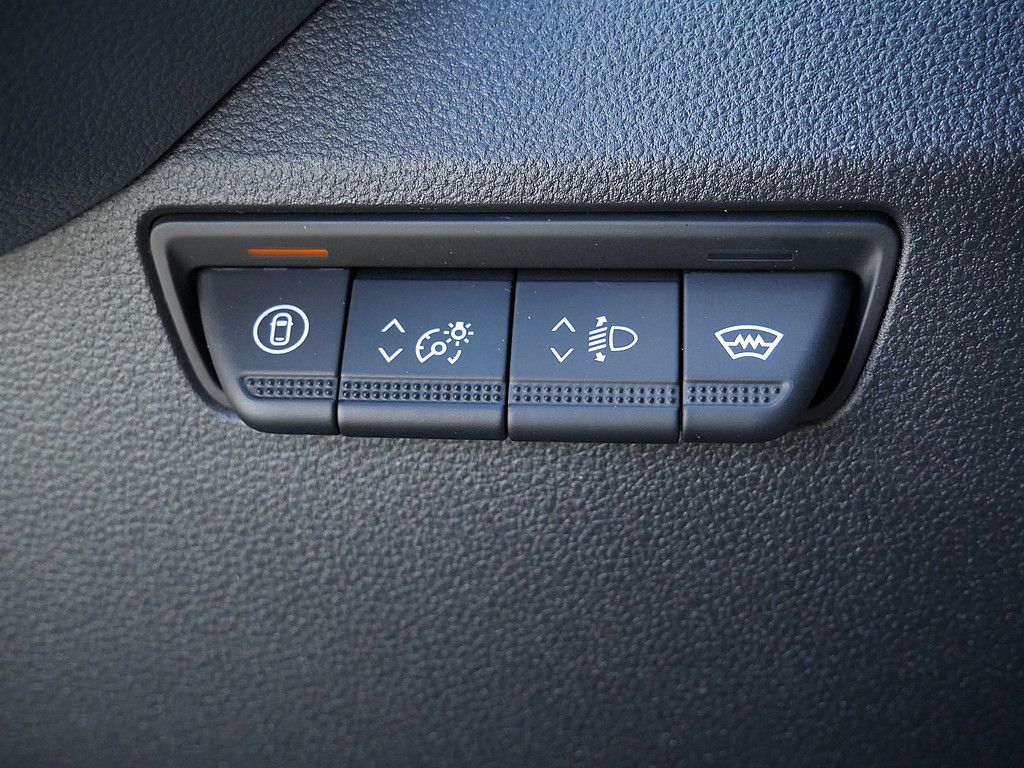 Fahrzeugabbildung Renault Master FWD Kasten L2H2 3.5to dCi 130 PDC AHK LED