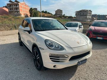 Porsche Cayenne - 4