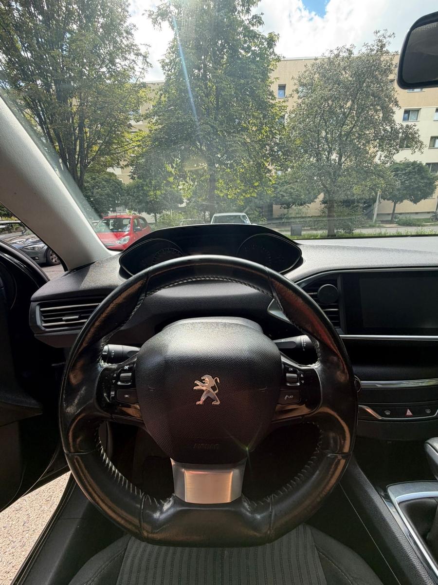Peugeot 308 2014 — photo 10