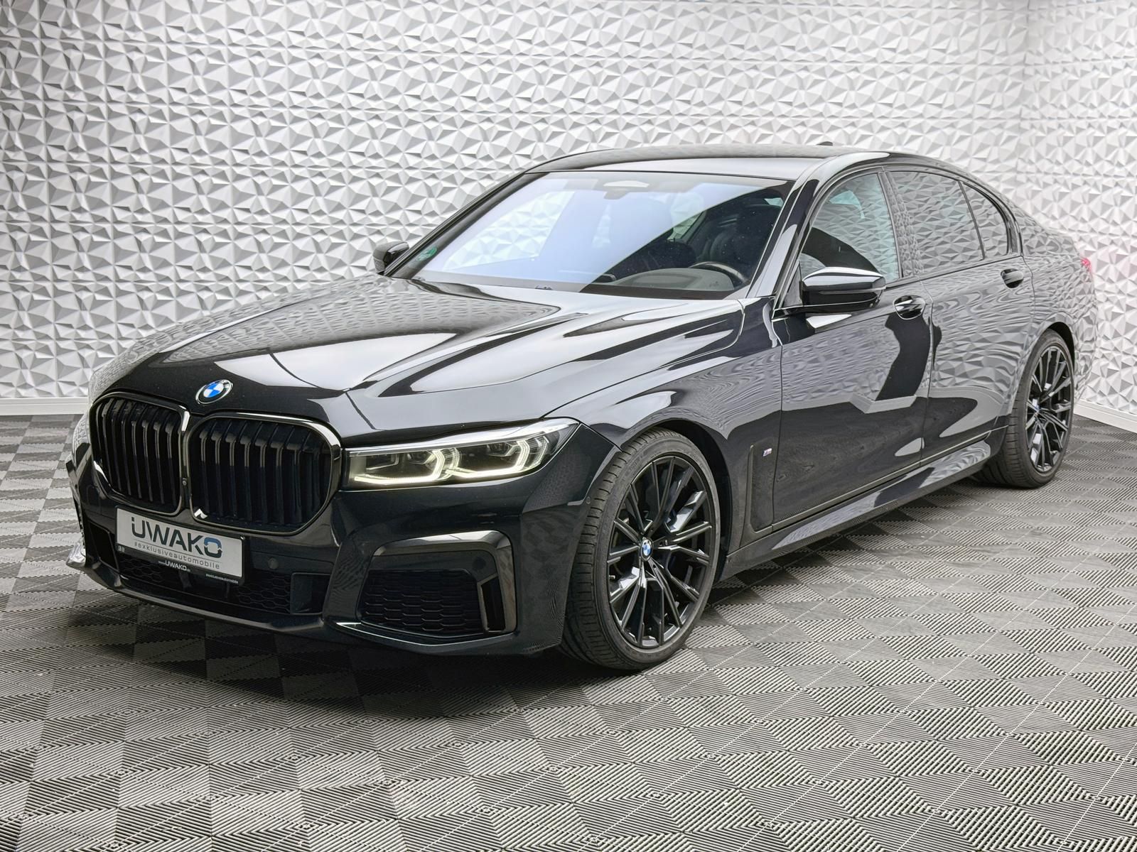 Fahrzeugabbildung BMW d XDRIVE/M-PAKET/H&K/STHZG/AHK/MASSAGE/KEY/360°