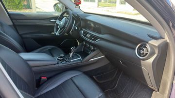 Alfa-Romeo Stelvio - 7