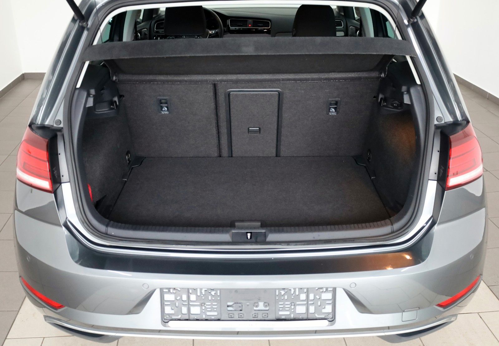 Fahrzeugabbildung Volkswagen Golf VII Lim. IQ.DRIVE BM Navi,SH,ACC,ParkAssist