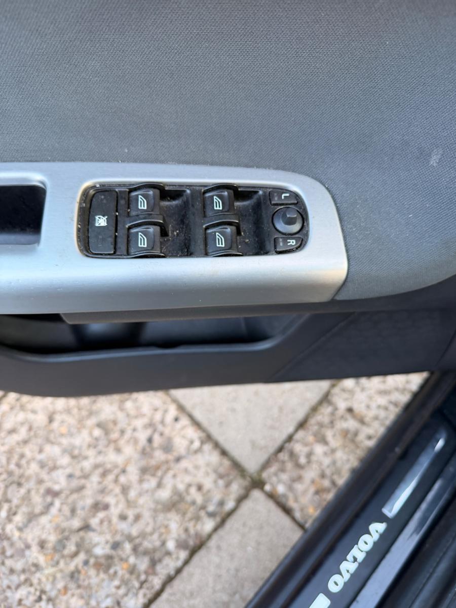 Volvo V50 2009 — photo 14