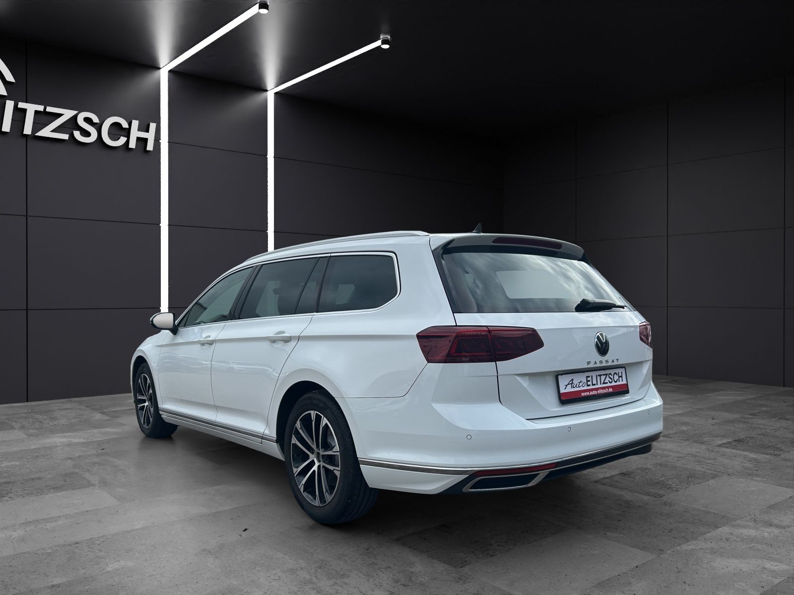 Fahrzeugabbildung Volkswagen Passat Variant Elegance TDI DSG IQ.Light ACC AHK