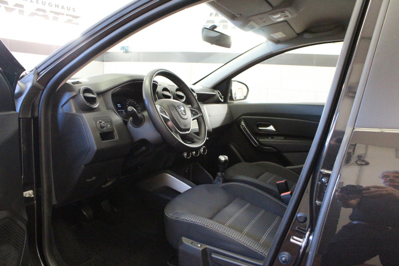 Fahrzeugabbildung Dacia Duster TCe130 *Anniversary Navi*Sitzhzg*Kamera