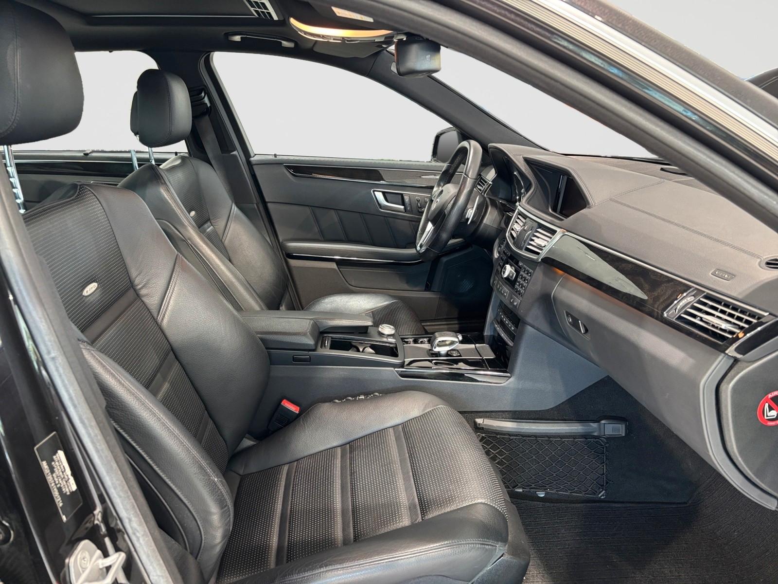 Mercedes-Benz E63 AMG Lim. DRIVERS COMAND SCHIEBE HK PARK