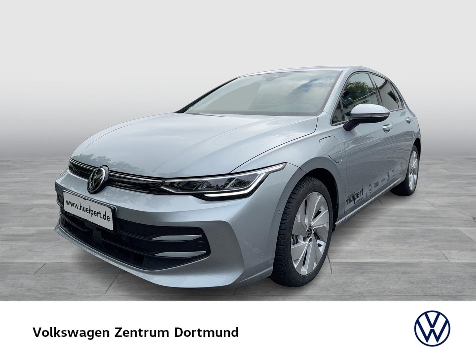 Volkswagen Golf VIII 1.5 HYBRID LIFE FACELIFT CAM ACC LM17