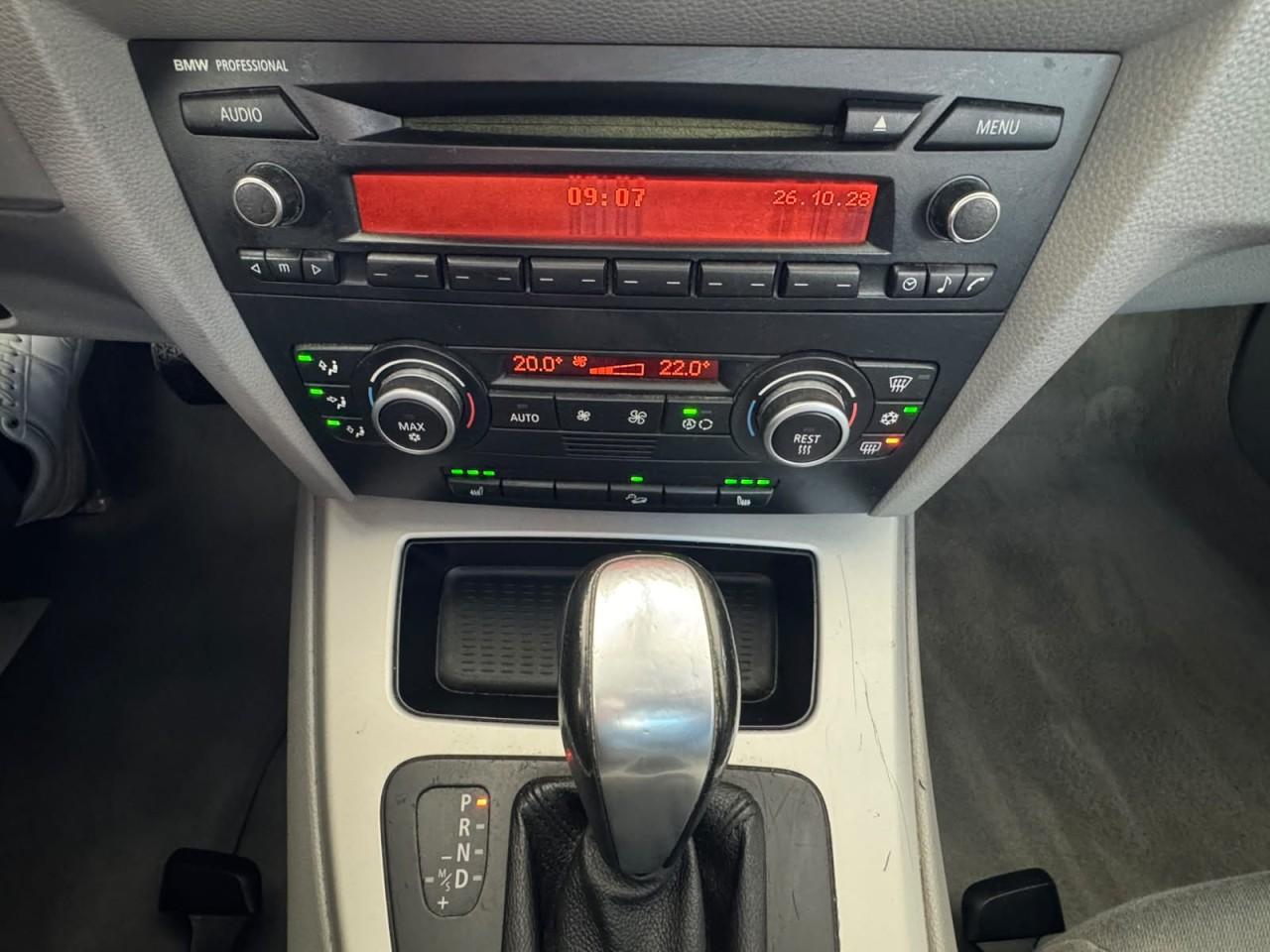 BMW 320 2009 — photo 10
