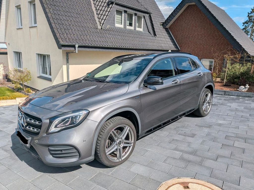 Image of Mercedes-Benz GLA 180