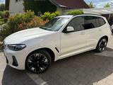 BMW MSport, 80KWH,Pano,AHK,HUD,DrivAssPro,HarmanK - BMW iX3 in Düsseldorf