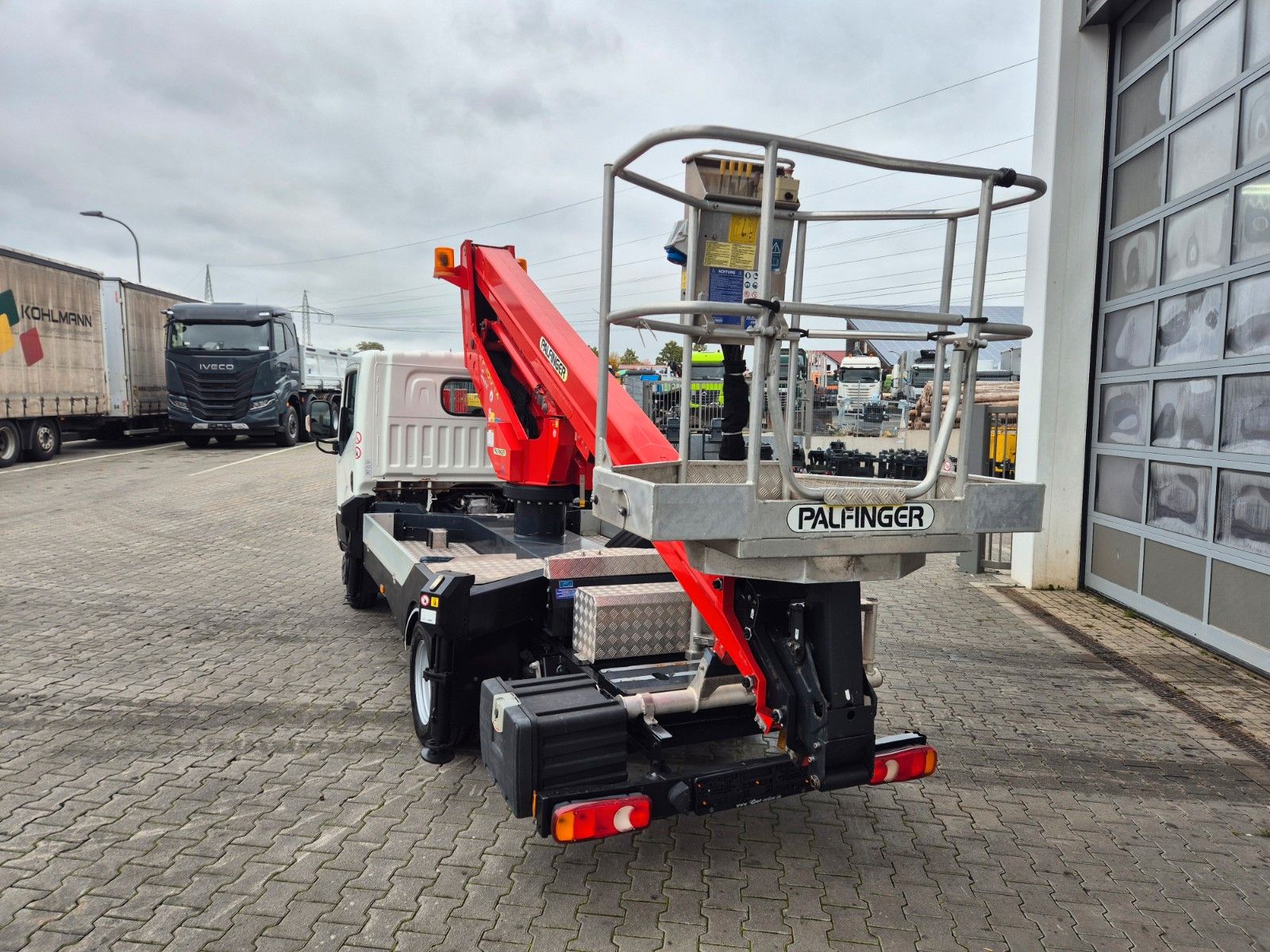 Fahrzeugabbildung Nissan Cabstar NT400 Palfinger P 160 TX 16m 1.104h