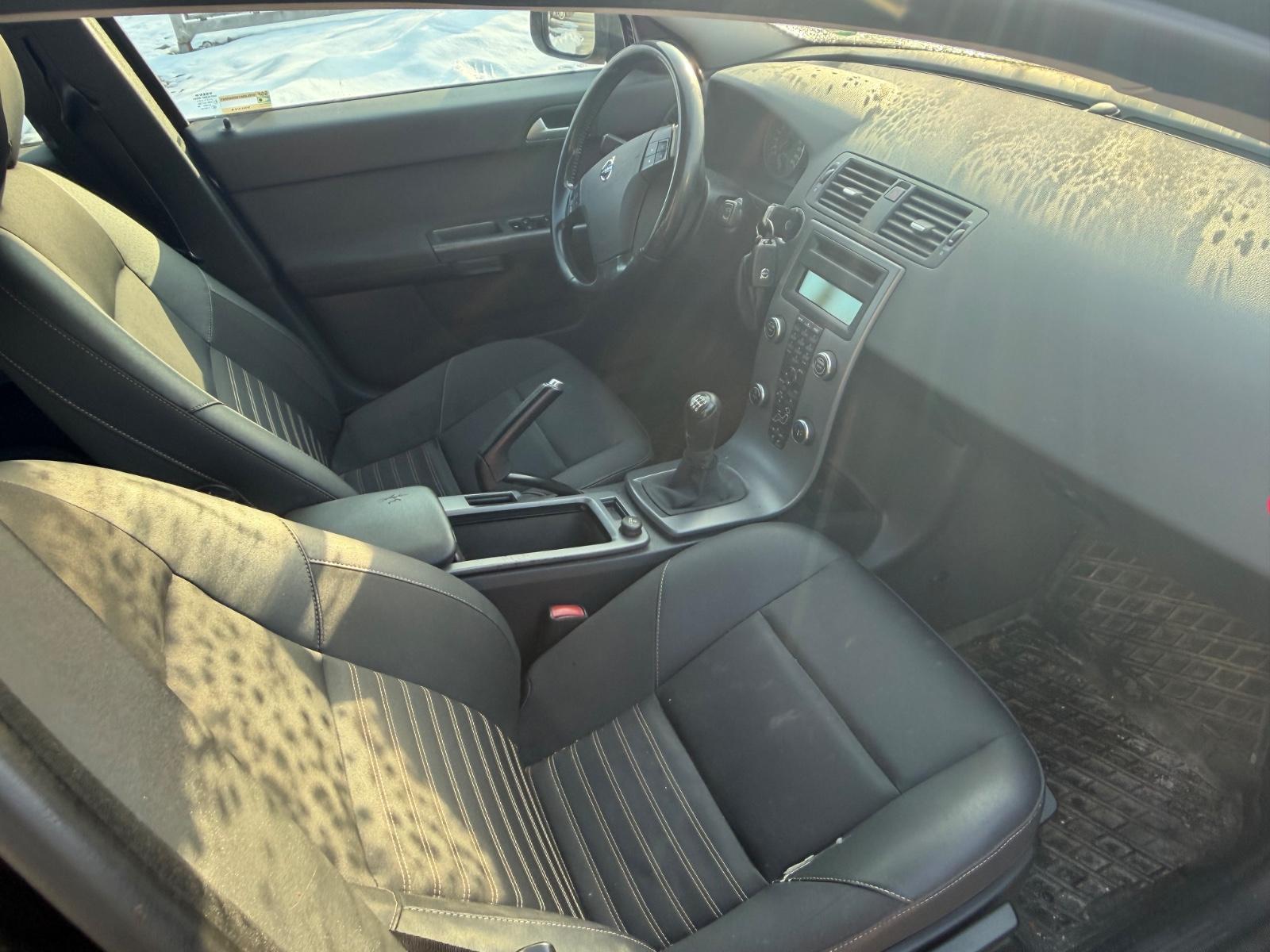 Volvo V50 2009 — photo 13
