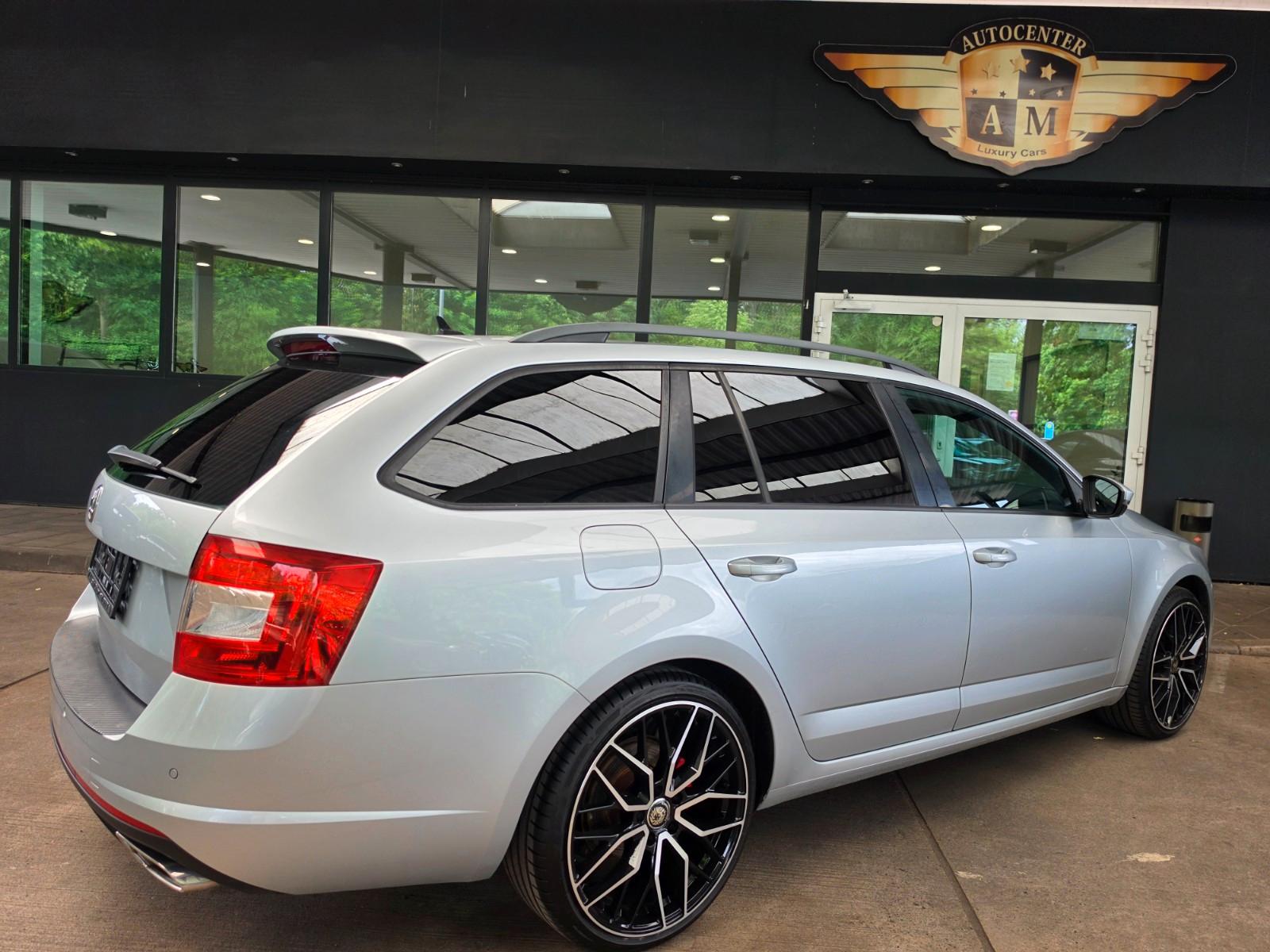SKODA OCTAVIA COMBI RS DSG  220 ch BVA - GPS - SONORISATION CANTON - SIEGES CHAUFFANTS - CLIMATISATION AUTOMATIQUE - PHARES XENON