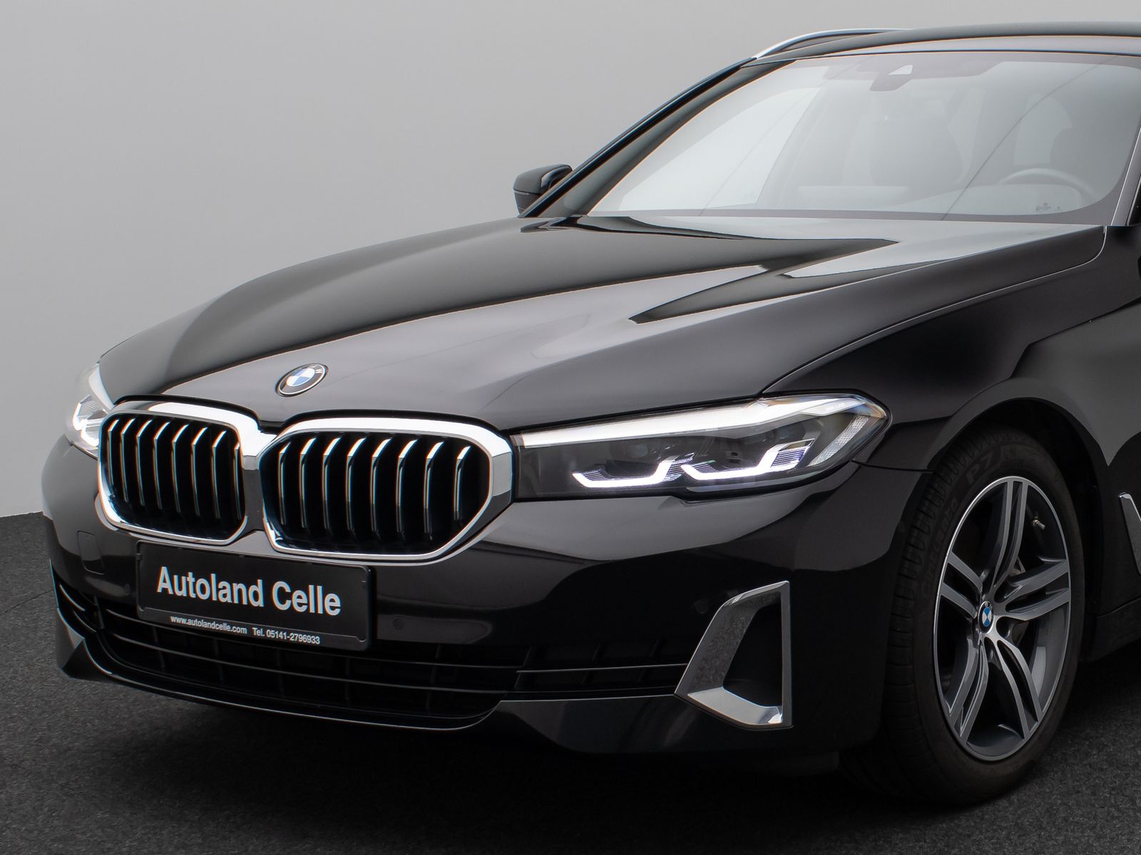 Fahrzeugabbildung BMW 530d xD  Luxury Line Kamera DAB H/K Lenkrhzg AHK