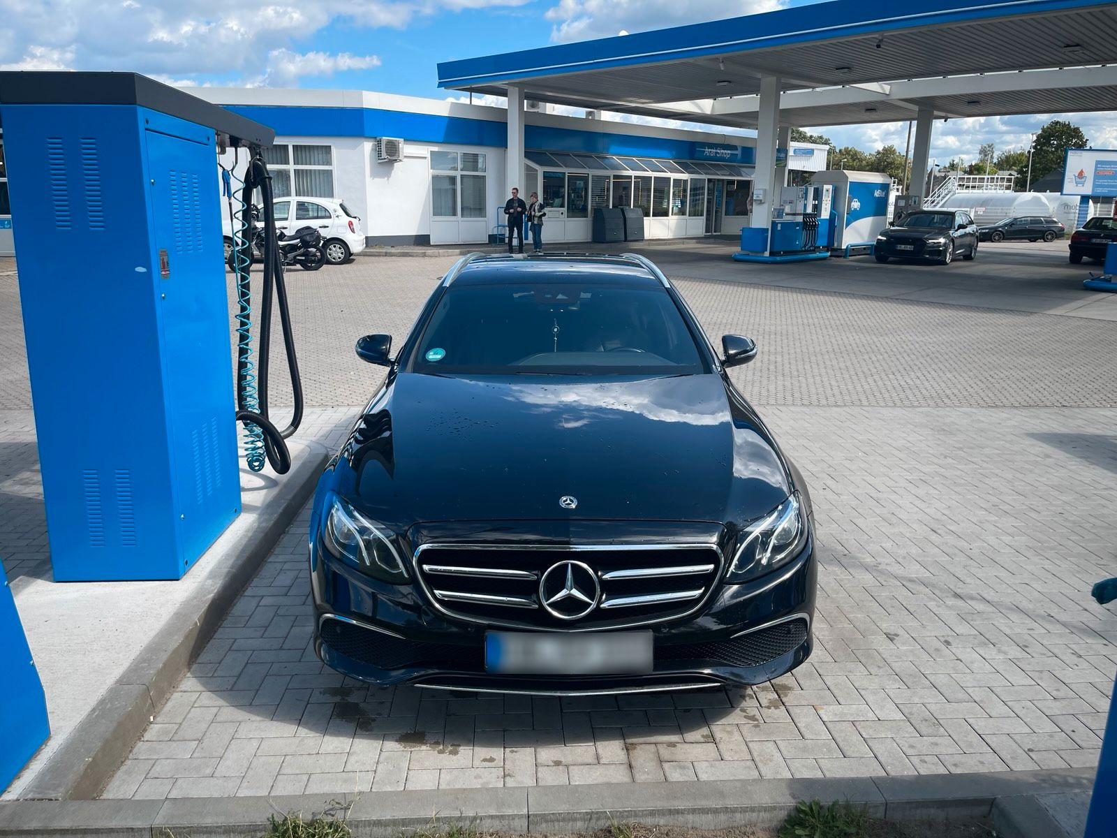 Mercedes-Benz E 300