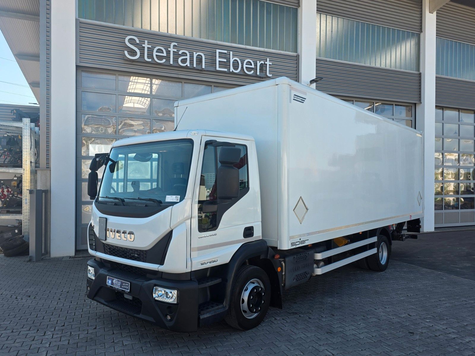 Fahrzeugabbildung Iveco Eurocargo ML120E25 LBW Palfinger 1.500kg Klima