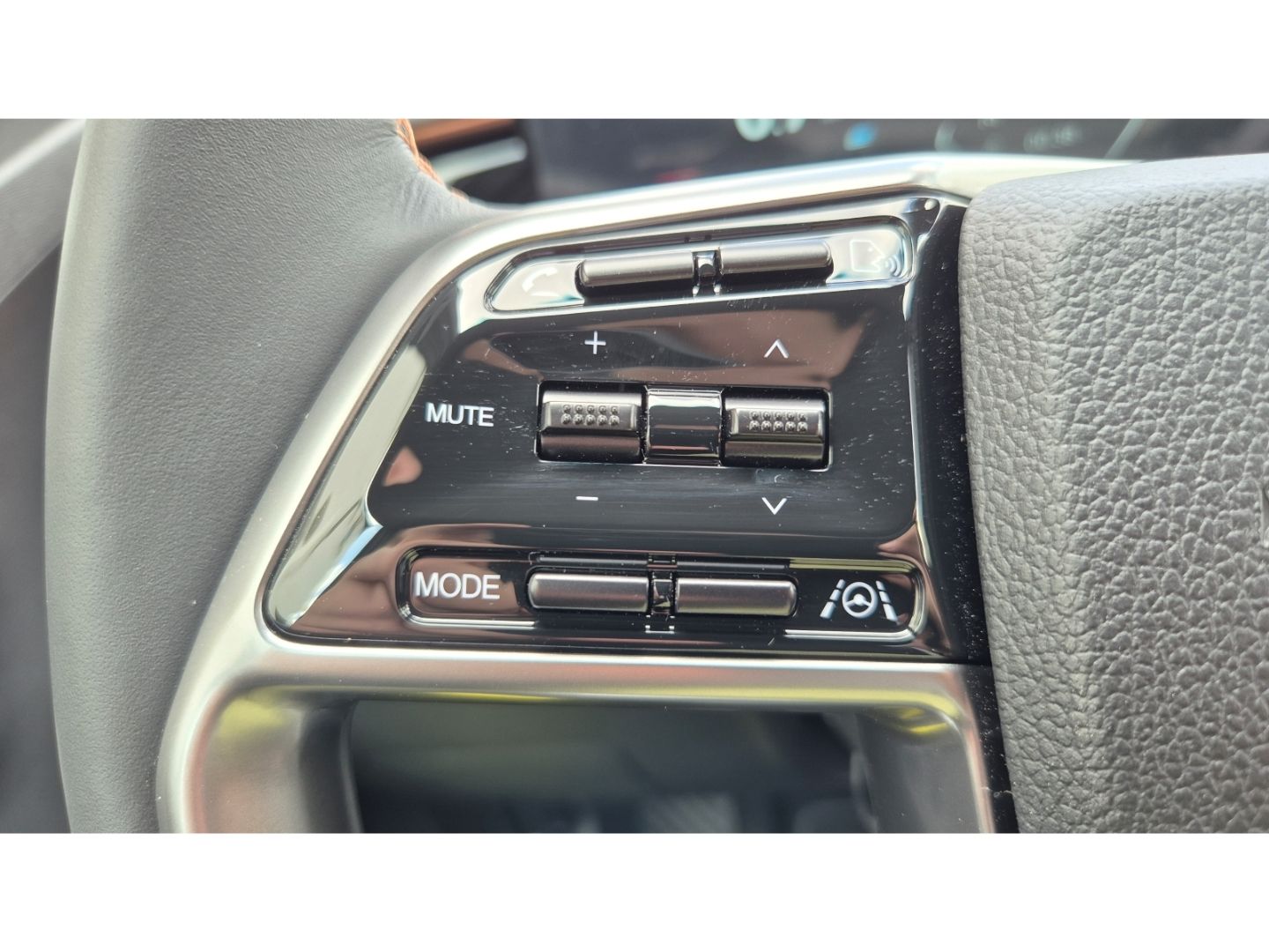 Fahrzeugabbildung KGM Torres 1.5 Nomad 6/AT 2WD Navi LED Apple CarPlay
