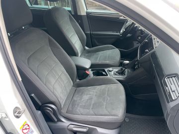 Volkswagen Tiguan - 11