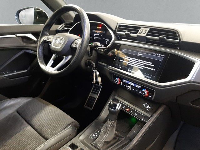 Fahrzeugabbildung Audi Q3 S line 35TFSI AHK Navi Kamera eleHeck 19"