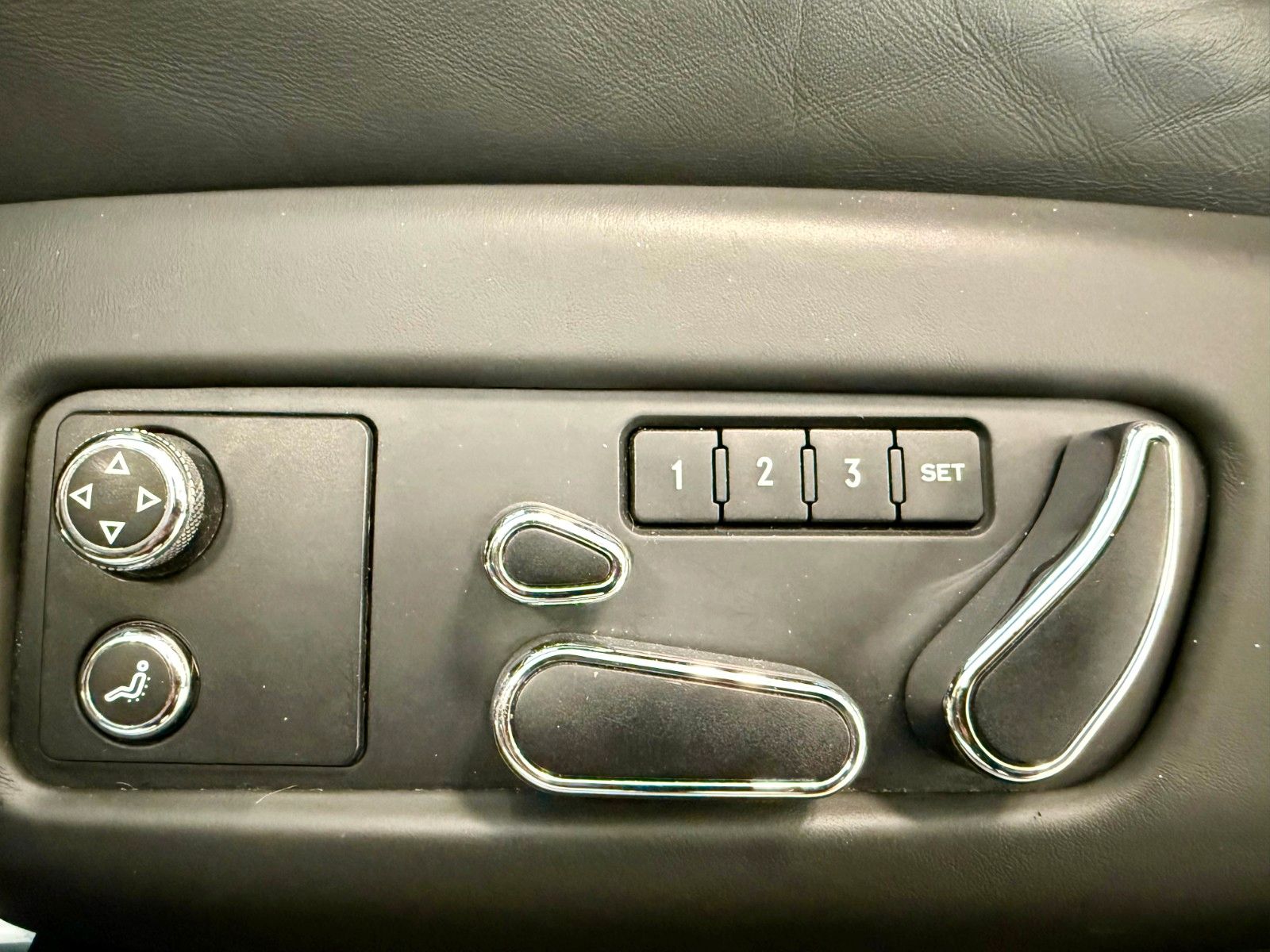 Fahrzeugabbildung Bentley Continental GT W12 Speed Carbon/Keramik/Massage