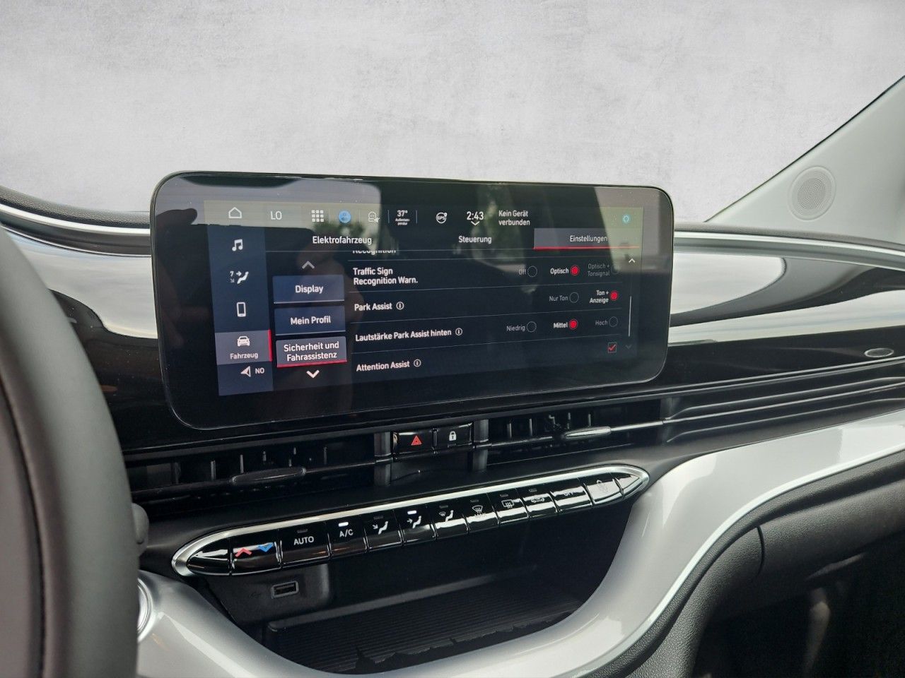 Fahrzeugabbildung Fiat 500 e Icon Navi PDC hinten Batterieprotokoll