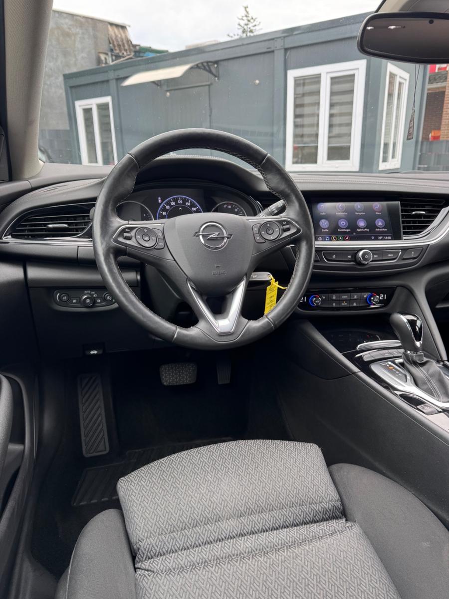 Opel Insignia B ST Business Edition AUT+SHZ+BT+RK+AHK