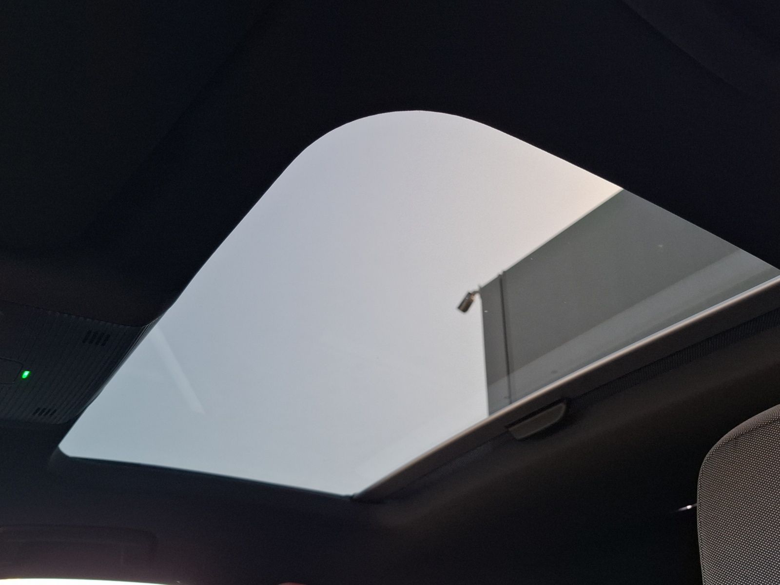 Fahrzeugabbildung Volkswagen Golf VIII GTI DSG Matrix AHK Navi Pano AID ACC R