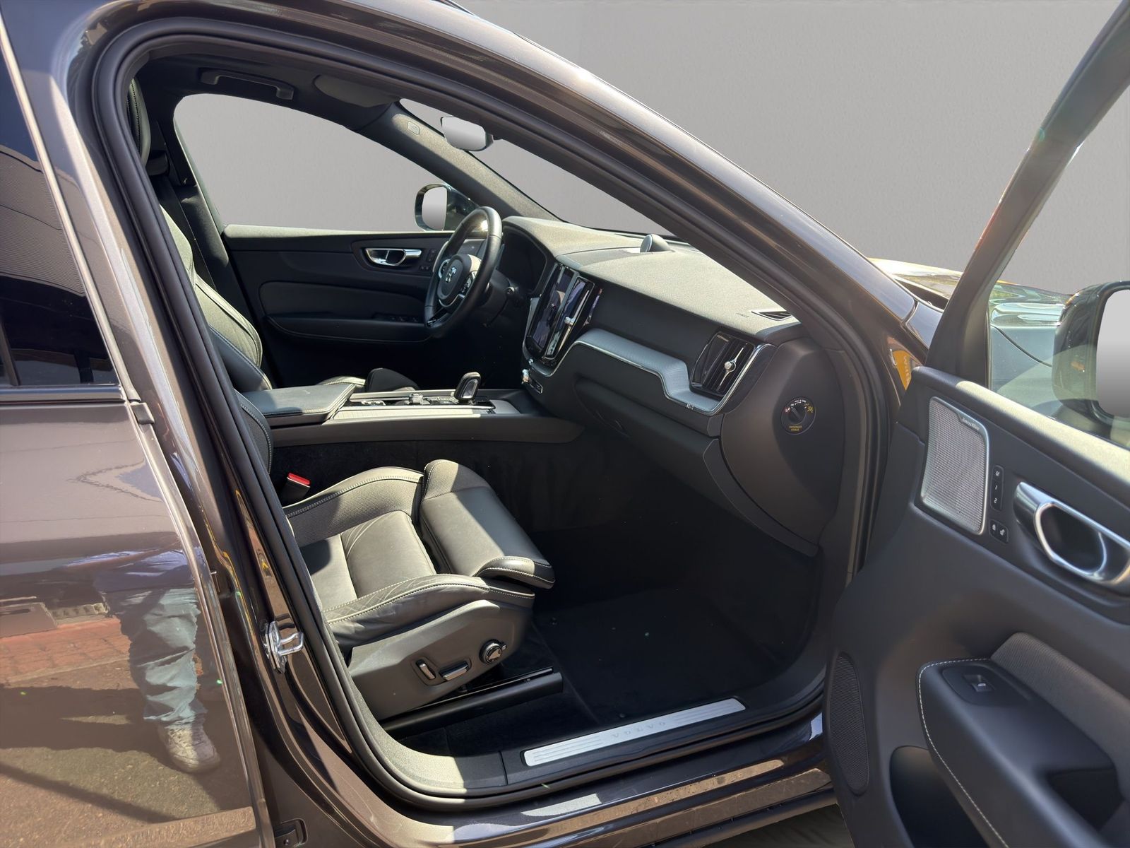 Volvo XC60 B5 AWD Diesel R-Design+Luft+BowersW+AHZV+ foto 12