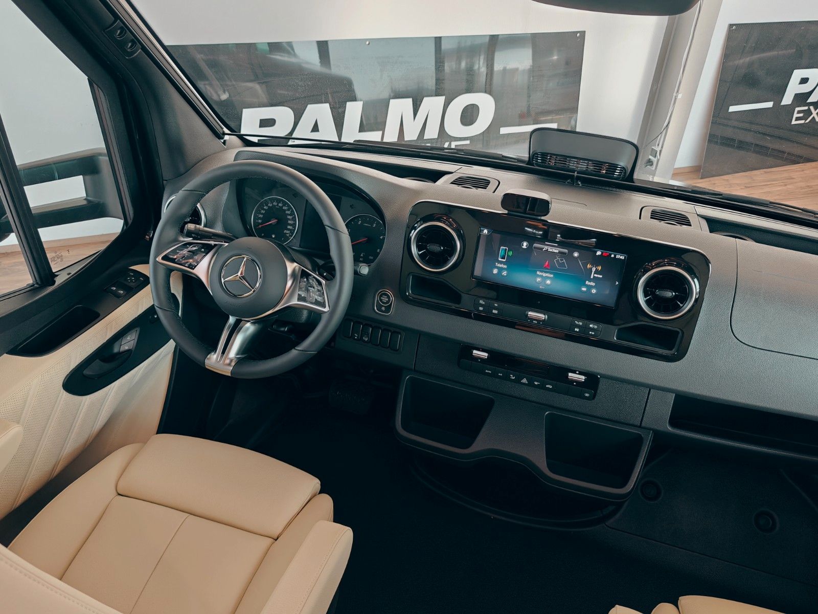 Fahrzeugabbildung HYMER / ERIBA / HYMERCAR B-KLASSE MC T 680 PREMIUM - MATARA TEAK by palmo