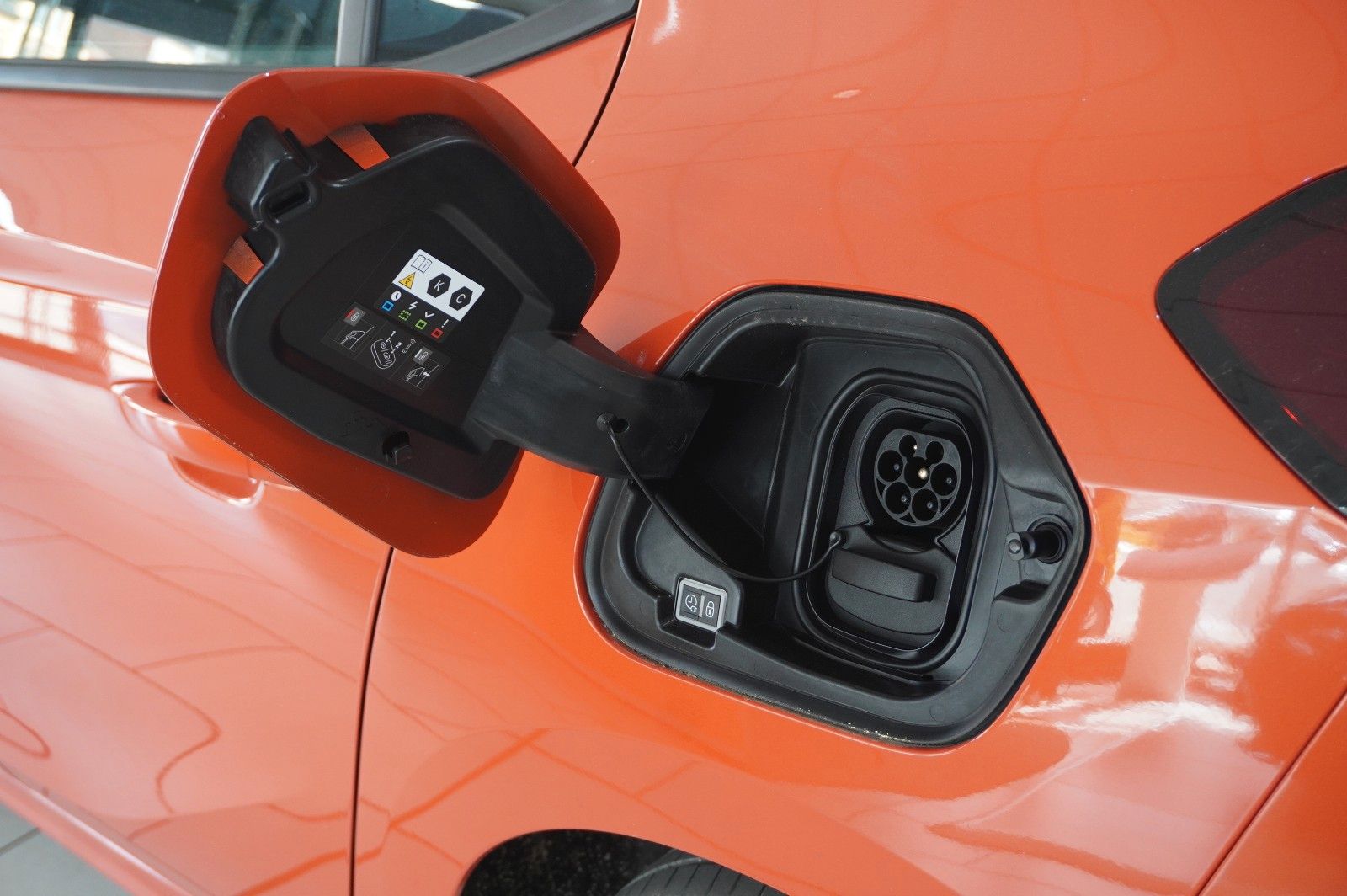 Fahrzeugabbildung Opel Corsa-e F EDITION 3-PHASIG NAVI/VIRT./SPORT/DAB+