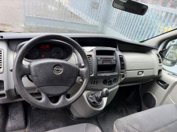 Opel Vivaro - 8