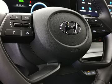 Hyundai Bayon 1,2 16"Alu AppleCP SHZ+LHZ Navi LED ...