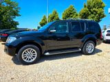 Nissan Pathfinder 2.5 dCi 4x4 Platinum / 7 Sitze / AHK - Nissan Pathfinder mit Diesel-Antrieb