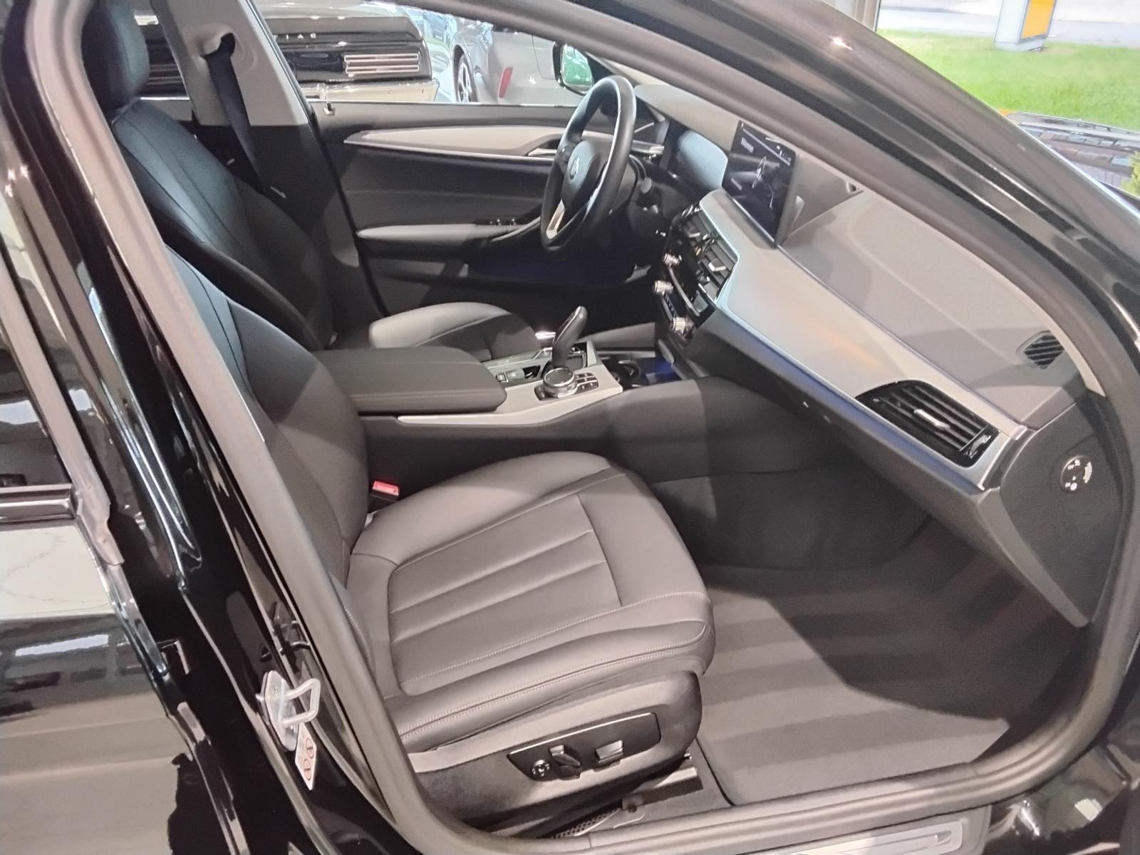 BMW 520 AHK, top Ausstattung, LED