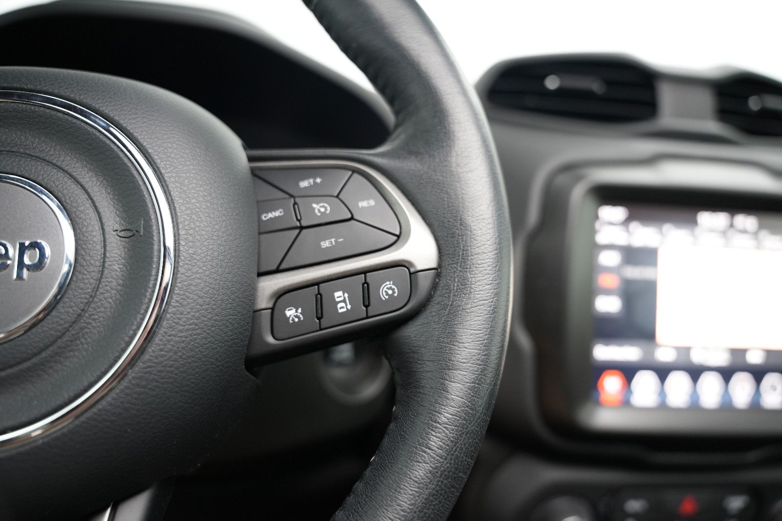 Fahrzeugabbildung Jeep Renegade S Plug-In-Hybrid 4xe *Panorama*Navi*SHZ