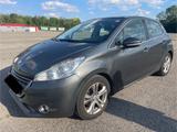 Peugeot 208 1.2 Active PureTech 82 - Peugeot aus 2014