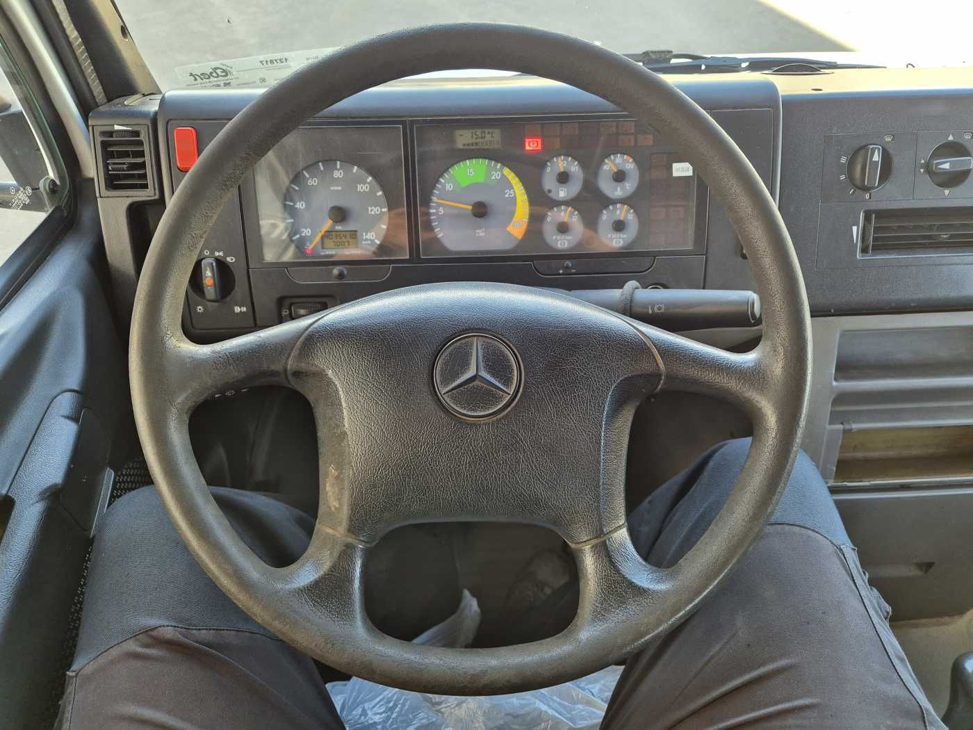 Fahrzeugabbildung Mercedes-Benz Vario 816 DK DoKa 4x2 Pritsche 2x AHK