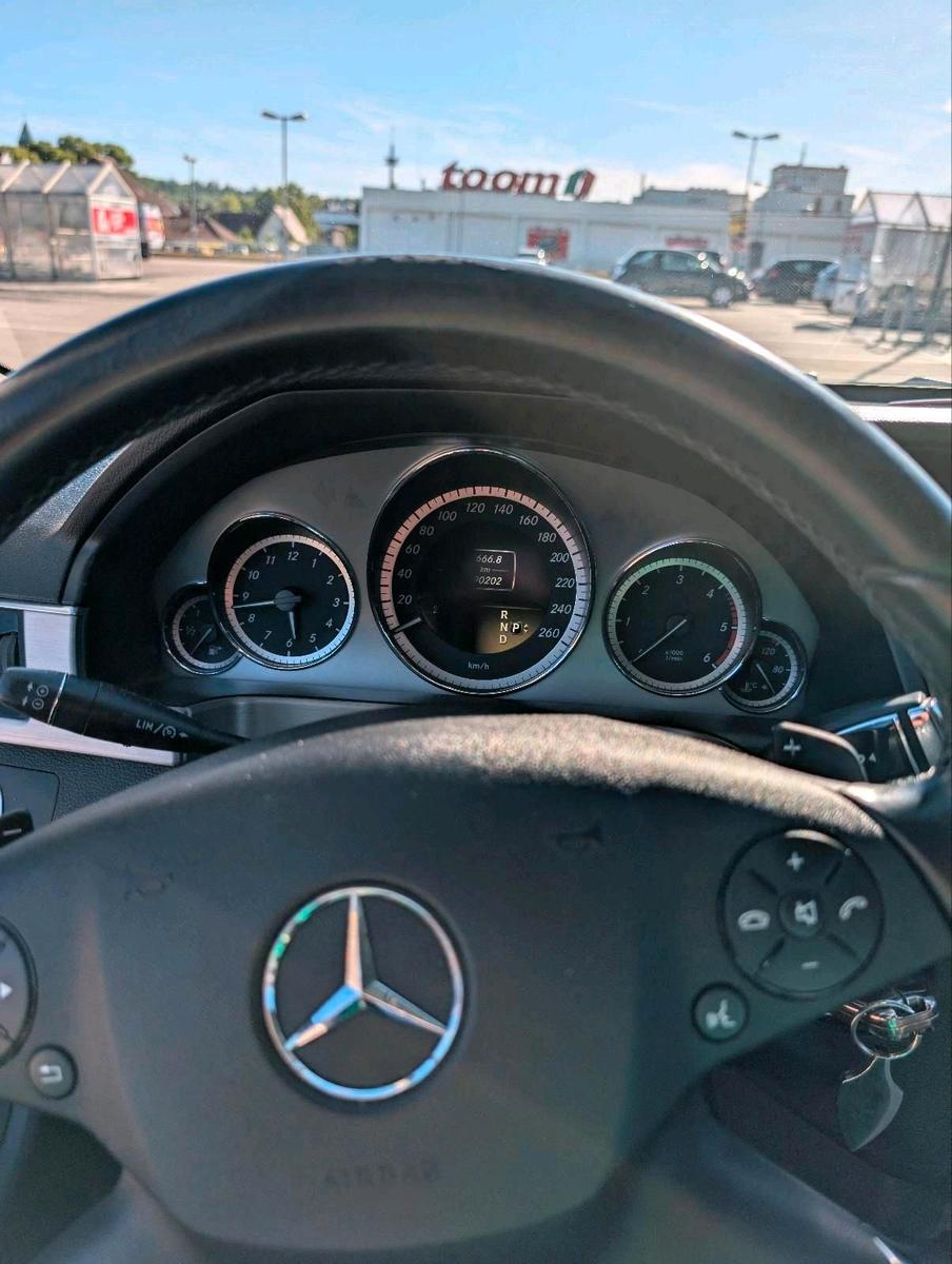 Mercedes-Benz E220 2012 — photo 7