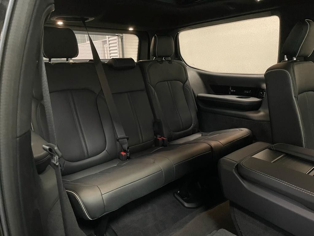 Fahrzeugabbildung Jeep GRAND WAGONEER OBSIDIAN 6.4L V-8  SOFORT!!!