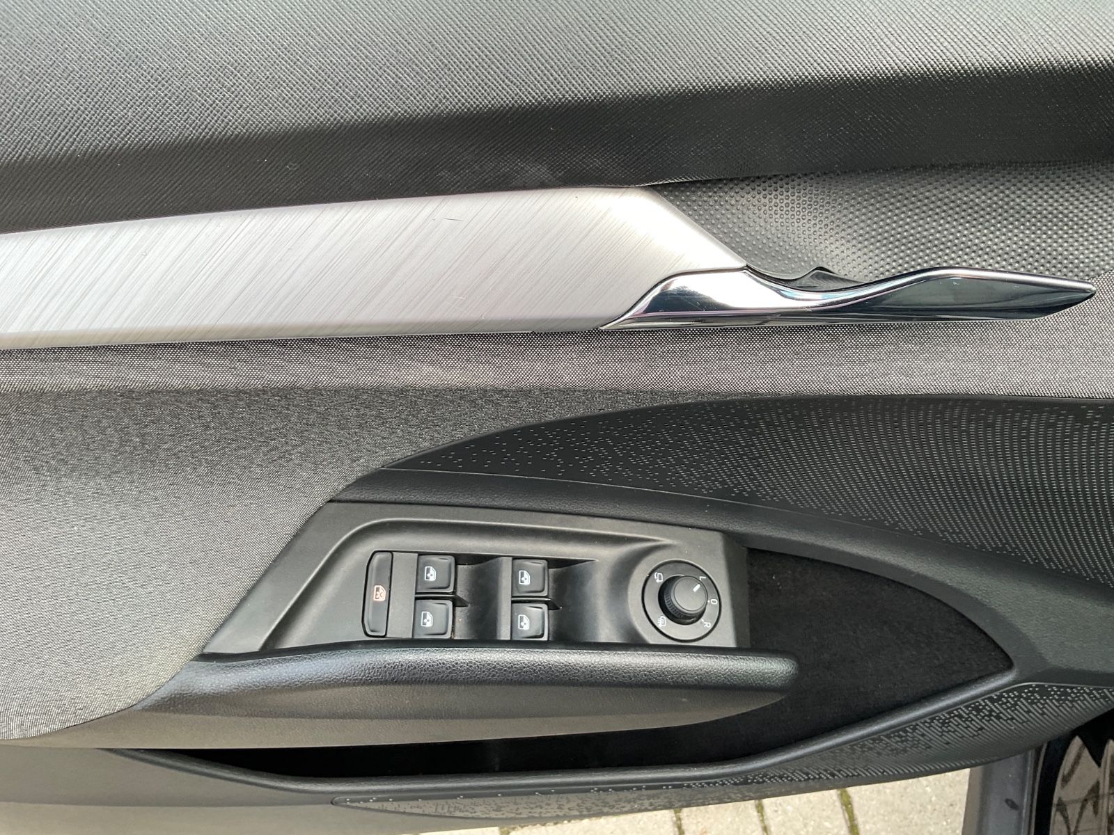 Fahrzeugabbildung SKODA Enyaq 60,Kamera,Navi,LED,KAMERA