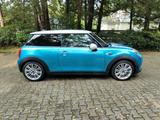 MINI Mini Cooper Electric Blue - MINI Cooper aus 2016