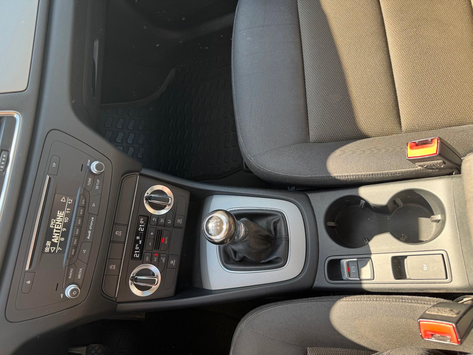 Audi Q3 2014 — photo 14