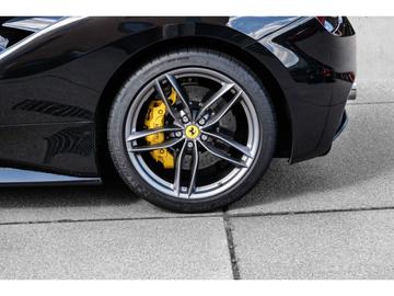 2015 Ferrari 488 GTB 照片 10